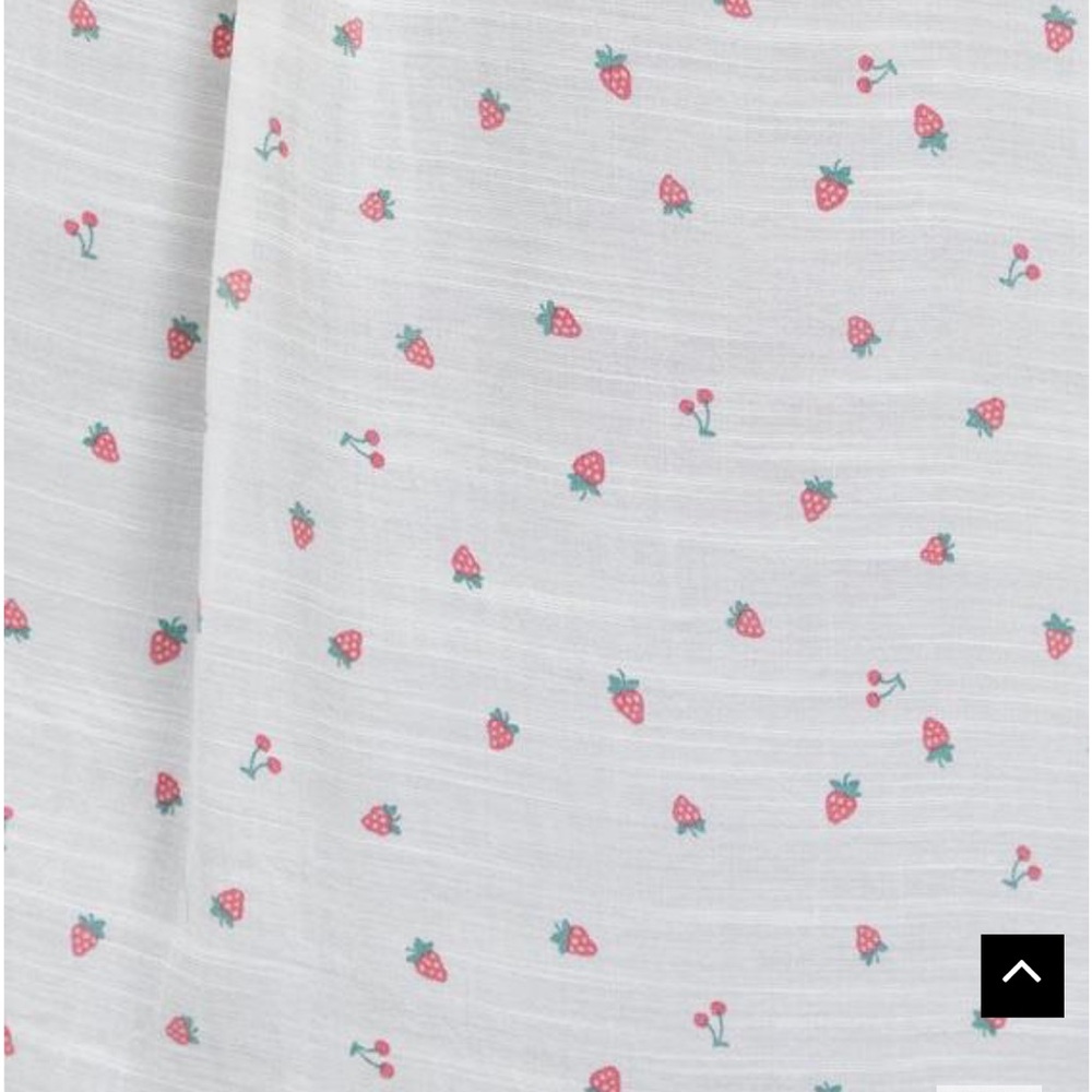 strawberry blouse 🍓 - Picture 3 of 7